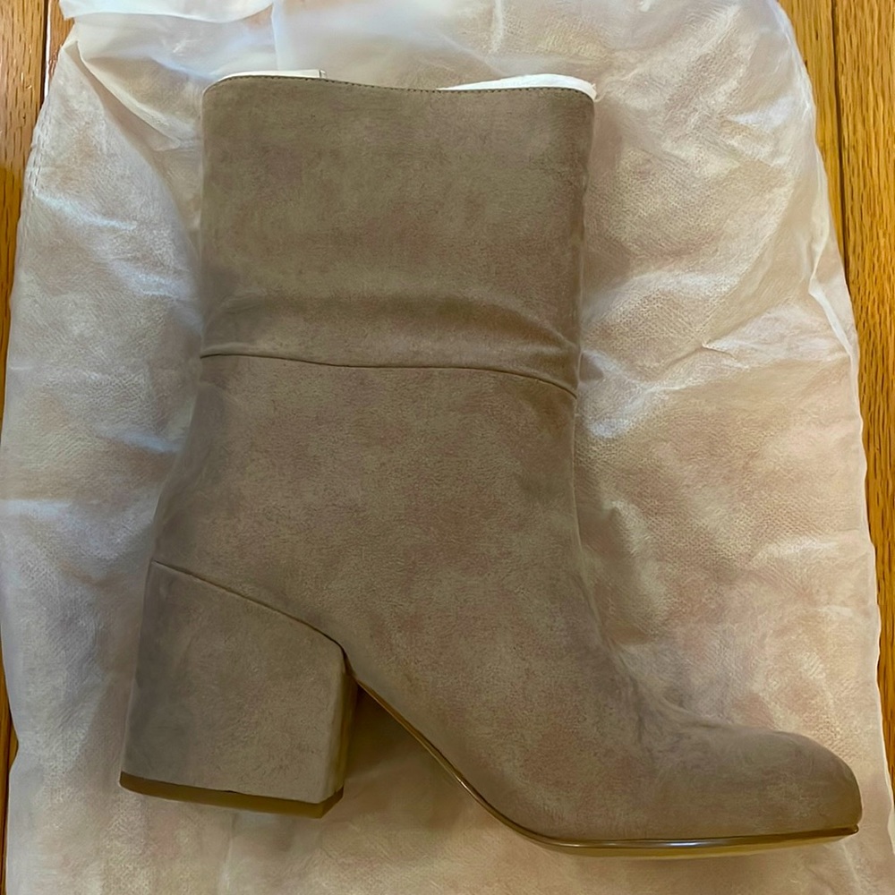 New Charles David 10M Taupe Quinton Boot